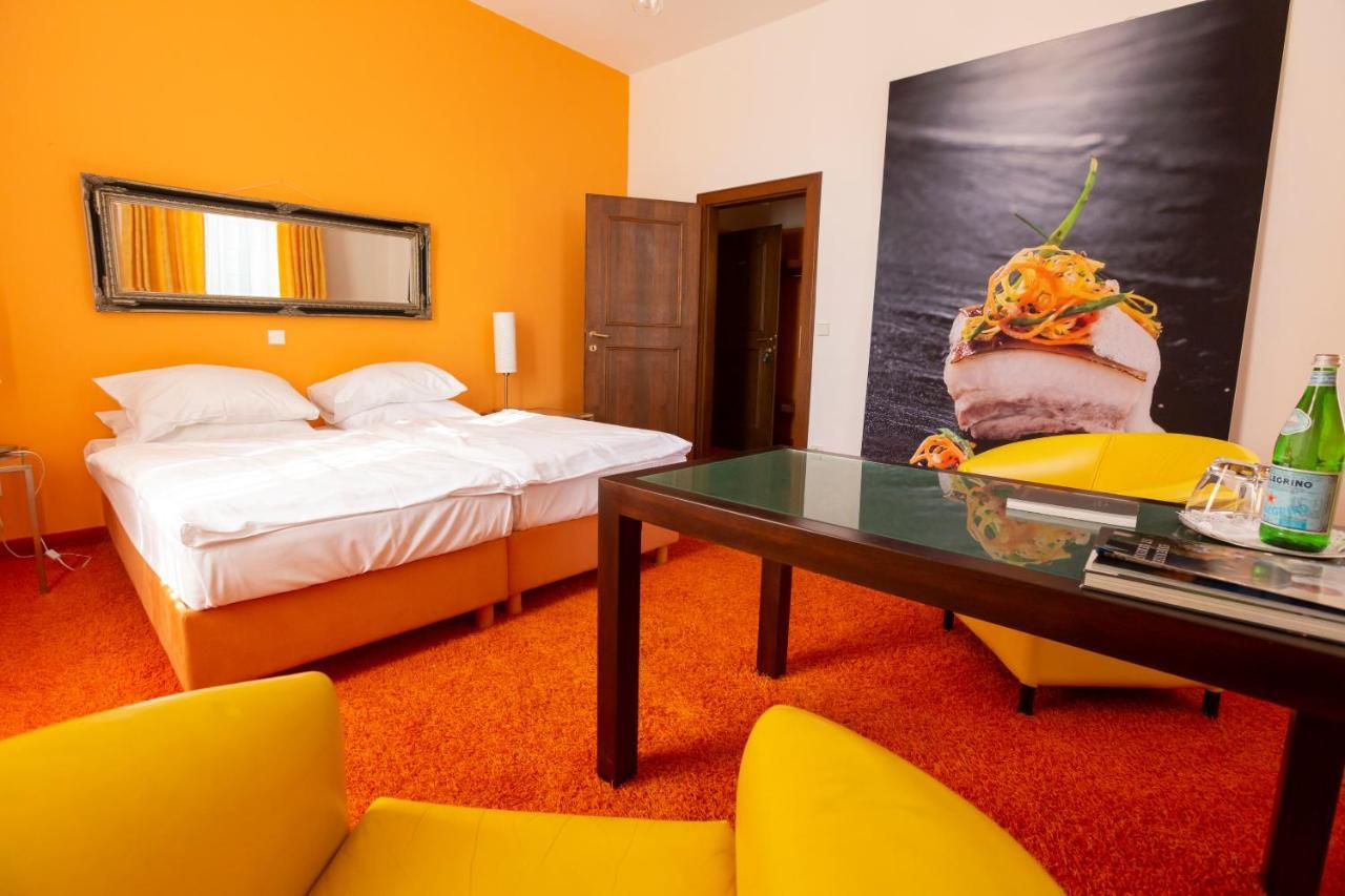 Moerwald Grafenegg Hotel ภายนอก รูปภาพ